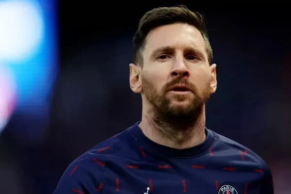That's because there are claims made on social media that Messi never received a pass the moment he managed to kill a goal from Mbappe. with many opinions that he was selfish The team's supporters have identified two periods in which Mbappe, who is likely to leave PSG this summer, did not take the opportunity to pass the ball to Messi when it came time. Teams will benefit from doing so. The first trailer happened before the first half when the score was 1-1, with Mbappe choosing to go alone. Instead of passing the ball to Neymar or Messi as they ran into the penalty area. And that proved to be the wrong decision as Mbappe dribbled past two Strasbourg players but ultimately failed to have any impact on the team.
